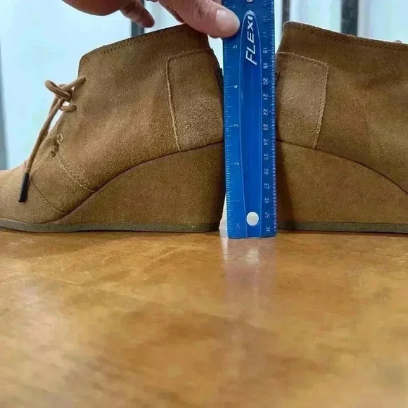 Tom’s Booties - Picture 2 of 5